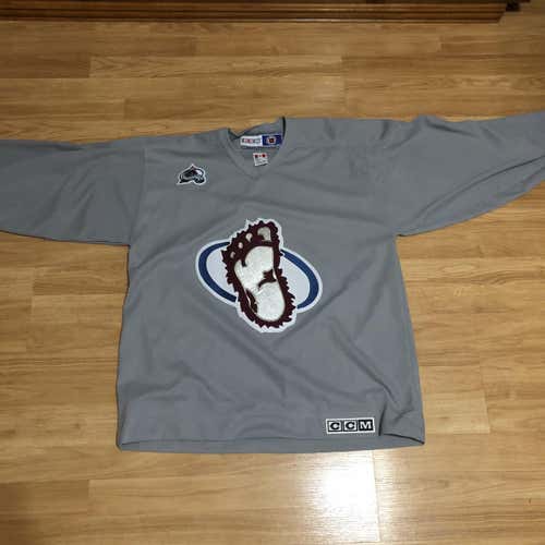 Rare vintage Colorado Avalanche Alternate NHL hockey practice jersey Foot Logo