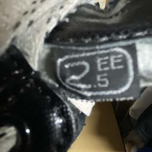 Used  Junior Bauer Supreme S170 Extra Wide Width Size 2.5 Hockey Goalie Skates