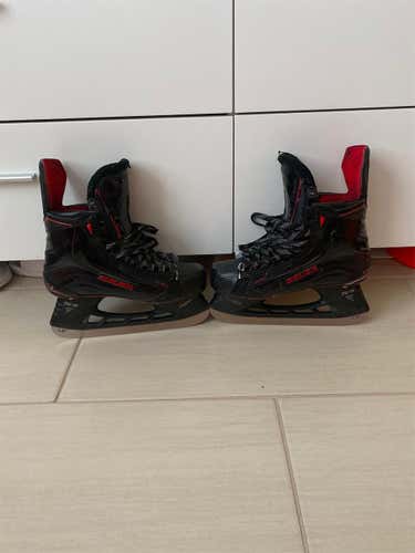 Used Bauer Vapor 1X Regular Width Size 4.5 Hockey Skates