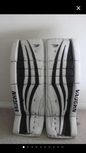 Vaughn Velocity V7 XF Pro Carbon Goalie Leg Pads 35 + 2