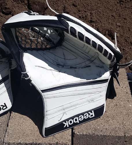 590 Pro Palm Reebok Premier 4 Catching Glove | White/Black | Senior | Regular | Pro Palm | 590 Break