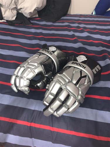 Silver New Epoch 14" Goalie Gloves