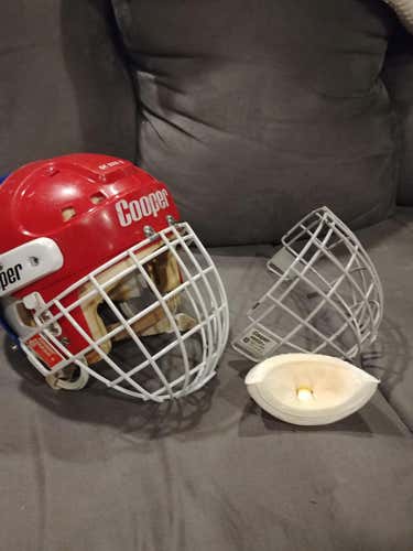 Senior Used Cooper Goalie Mask
