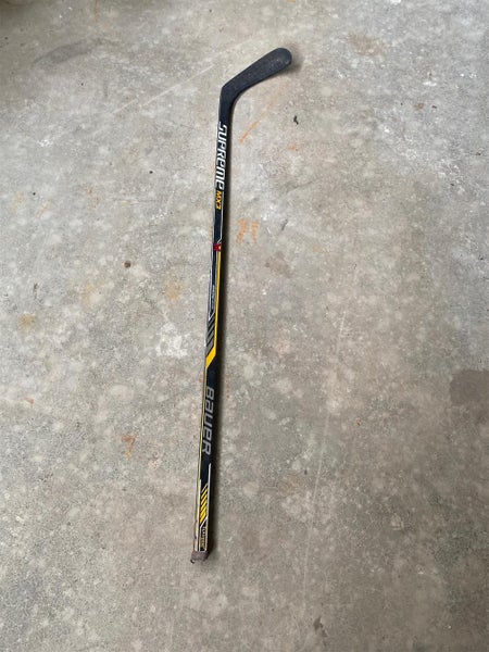Used Right Handed Supreme MX3 Mid Pattern Pro Stock Hockey Stick