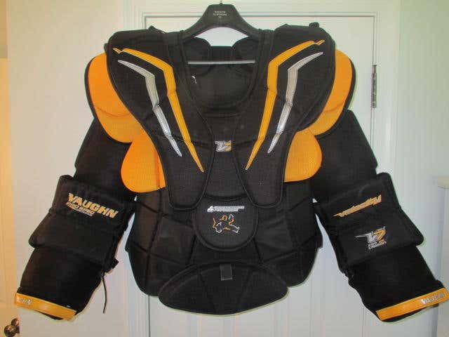 Vaughn Velocity V7 XF Pro Carbon Chest and Arm Protector Goalie Chest Protector