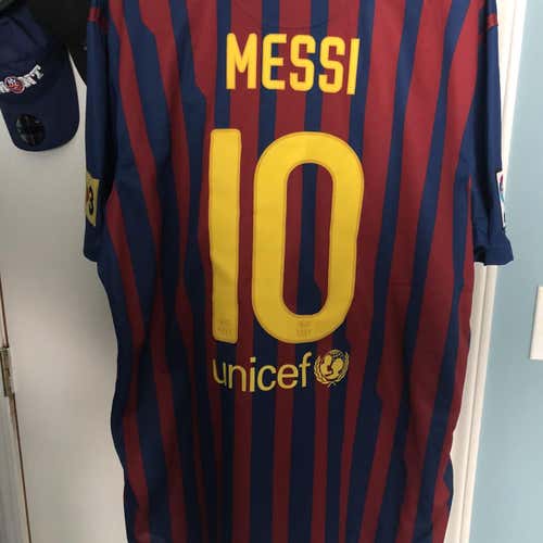 Messi Barcelona 2XL Jersey