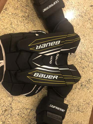 Junior Used Large Bauer Supreme S170 Goalie Chest and Arm Protector Goalie Chest Protector