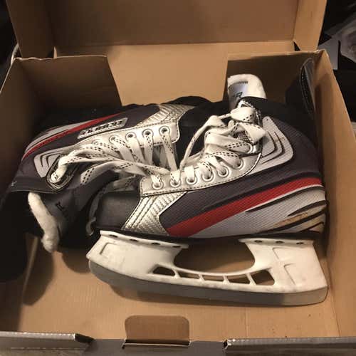 Used Bauer Vapor X2.0 Regular Width Size 5.5 Hockey Skates