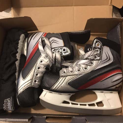 Used Bauer Vapor X3.0 Regular Width Size 12.5 Hockey Skates