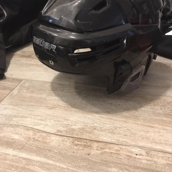 Black Used Small Bauer Re-Akt Helmet