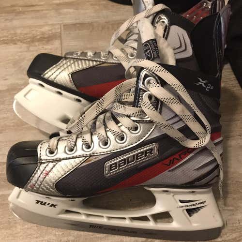 Used Bauer Vapor X2.0 Regular Width Size 4.5 Hockey Skates