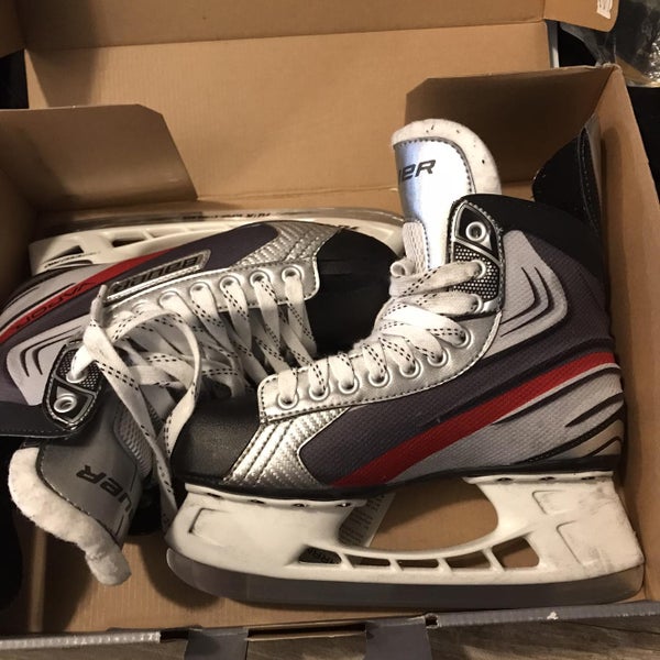 New Bauer Vapor X2.0 Regular Width Size 7 Hockey Skates