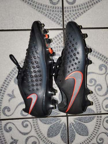 US 10.5 Nike Magista Opus II
