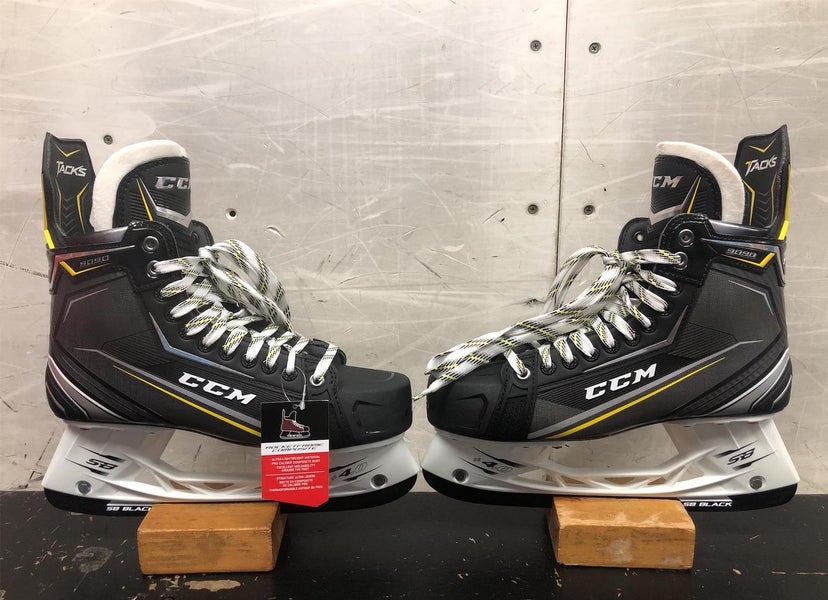 New CCM Tacks 9090 Regular Width Size 10 Hockey Skates