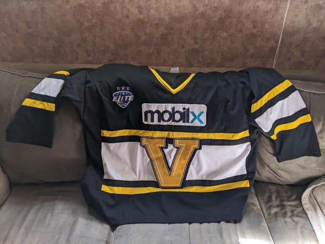Used Adult Large Newcastle Jersey