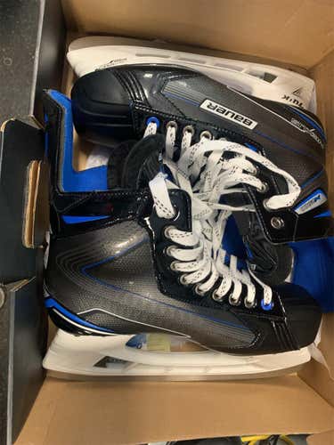 New Bauer Nexus N2900 Regular Width Size 11 Hockey Skates
