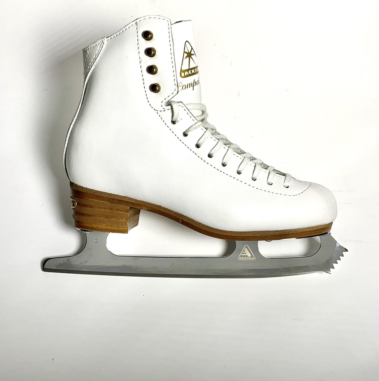 New Jackson DJ2370 Competitor Figure Skates Size 4.5B SidelineSwap