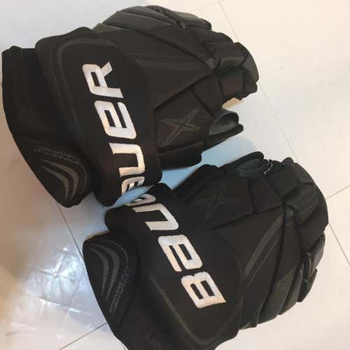 Black Bauer Vapor X800 Lite 15" Pro Stock Gloves