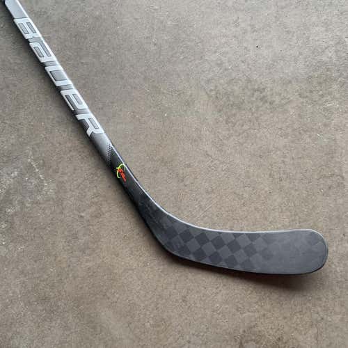 NEW-Bauer Vapor FlyLite P92 87 Flex Lie 6 - Lefty