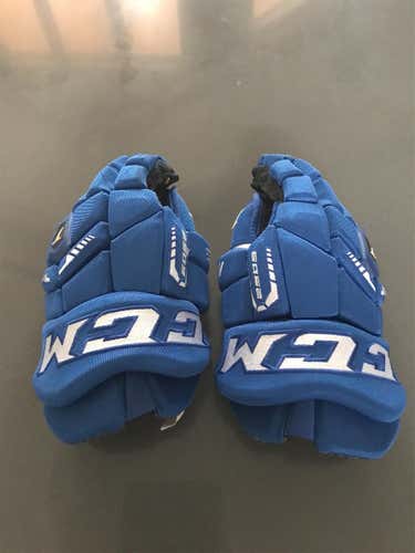 Blue Used CCM Tacks 6052 14" Gloves