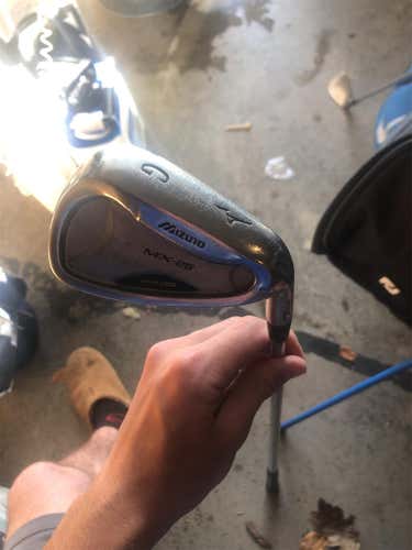 Used Right Handed Regular Flex Graphite/Steel Shaft Wedge