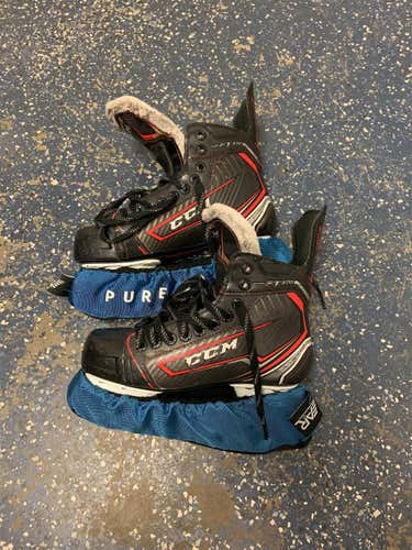 Used CCM FT370 Regular Width Size 4.5 Hockey Skates