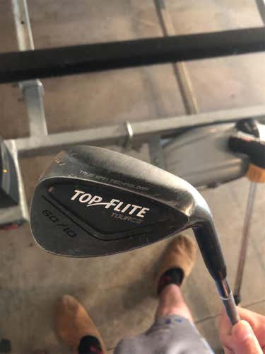 Used Right Handed Regular Flex Graphite/Steel Shaft Wedge
