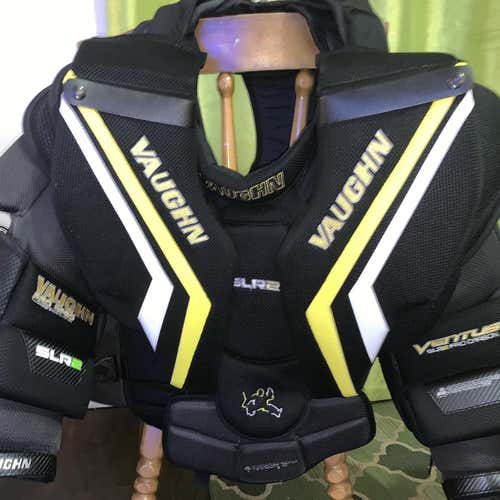 Used Medium Vaughn Ventus SLR Pro Carbon Chest and Arm Protector  Goalie Chest Protector