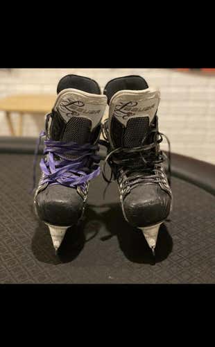 Used Bauer Vapor X7.0 Size 3 Hockey Skates