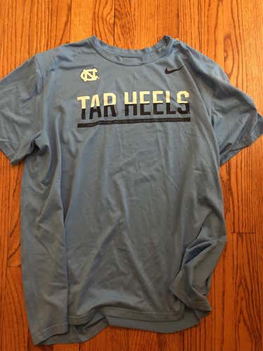 UNC Men’s Lacrosse Team Issued Warm-up Nike Shirt