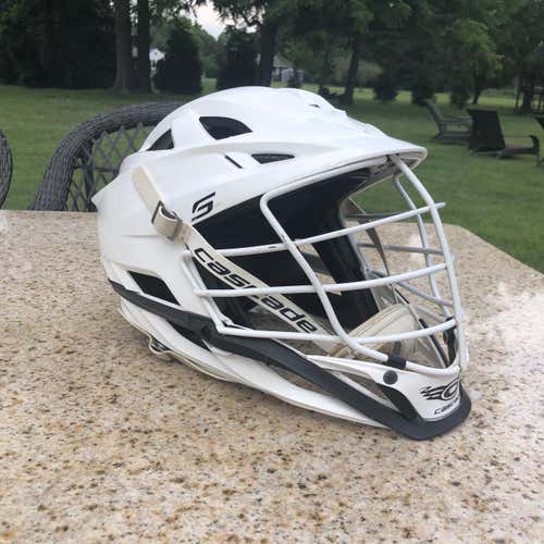 White Cascade S Helmet