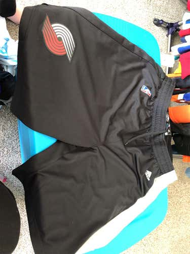 Portland Trail Blazers Black Men's XL Adidas Shorts