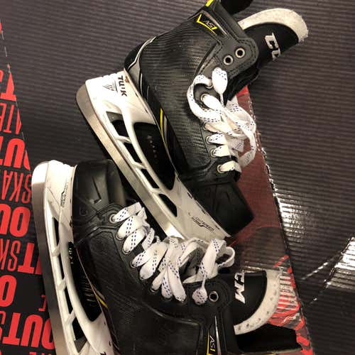 Used CCM Custom AS1 Extra Wide Width Pro Stock Size 9 Hockey Skates