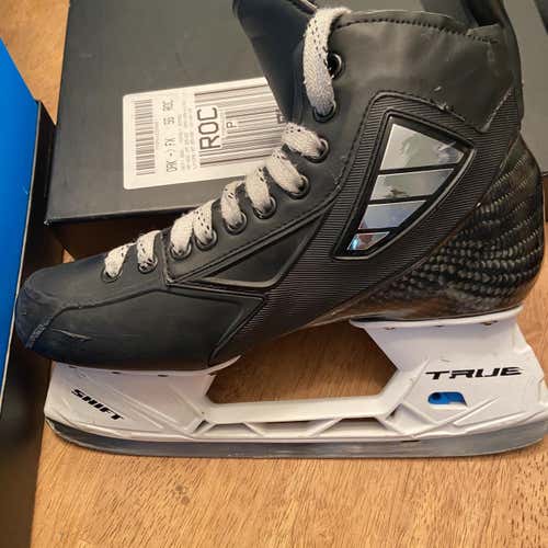 Used True Pro Custom Regular Width Size 9 Hockey Skates
