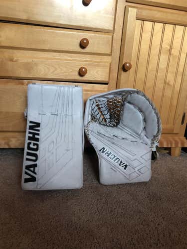 VE8 Pro Carbon Glove Set With M.A.D. Rebuild