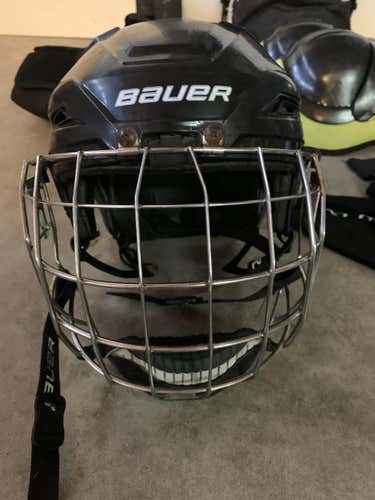 Black Used Large Bauer 1500 Helmet