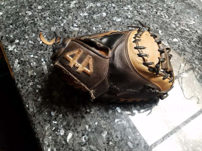 Black Used High School/College 44 Pro Right Hand Throw Catcher's Signiture Series Baseball Glove 34"