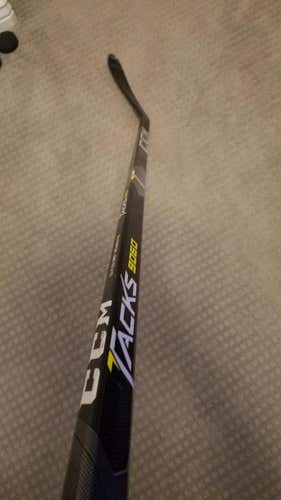 CCM Intermediate Tacks 9060 Left Hockey Stick Toe 50 flex