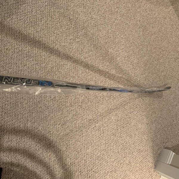 New 82 Flex Right Handed Nexus 1N P92 Curve Pro Stock Hockey Stick