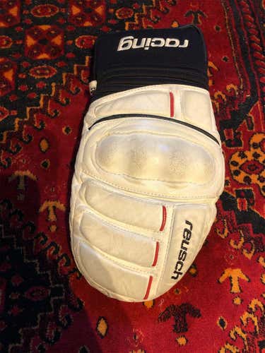 One Reusch Mitten