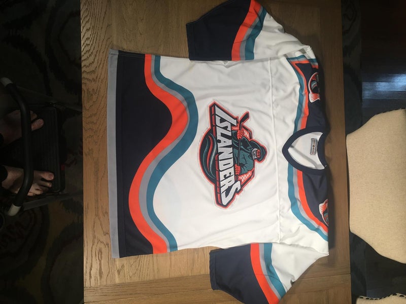 White New York Islanders Used Adult XXL CCM Jersey