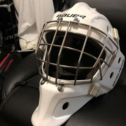 White Used Bauer 940x Goalie Mask