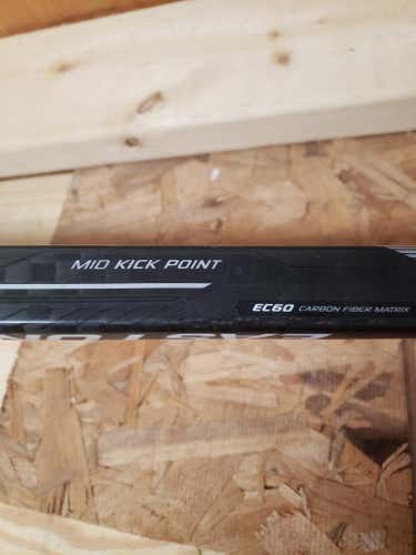 New Senior Easton Left Handed Synergy 650 Hockey Stick Mid Pattern