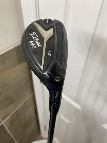 Titleist 818 H2 Hybrid 3 Hybrid19° stiff flex Right Handed