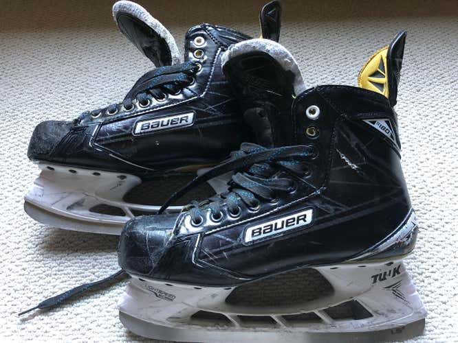 Senior Used Bauer Supreme 180 Hockey Skates Extra Wide Width Size 9