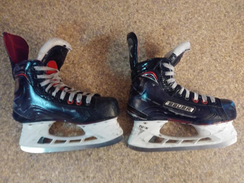 Junior Used Bauer Vapor X800 Hockey Skates Extra Wide Width Size 2.5