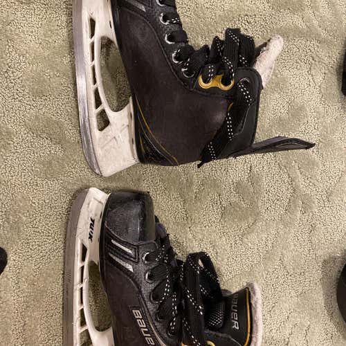 Used Bauer Supreme One.6 Regular Width Size 13 Hockey Skates