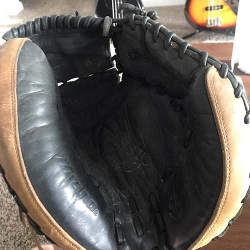 Mizuno Adult Used Catcher's Glove Mitt