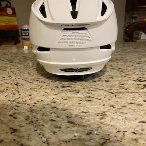 White Used Cascade R Helmet