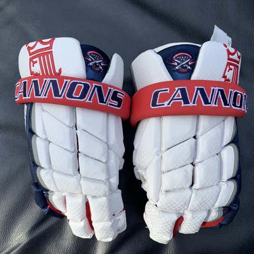 Cannons Brine Clutch Lacrosse Gloves (Mismatched)